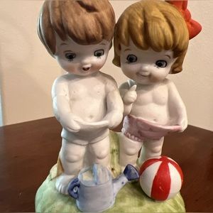 Vintage Kimco Musical “Show Me Yours” Figurine, Plays Love Story, MUSIC BOX LOVE
